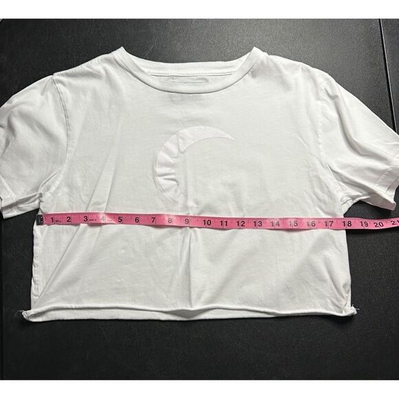 Zyia Active White Moon Graphic Short Sleeve Crop Tee - Picture 4 of 9